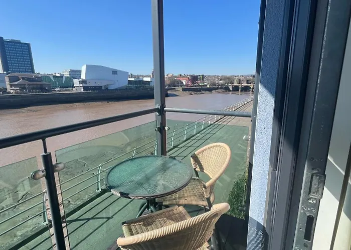 Luxury Riverside 2 Bedroomed Apartment With Balcony