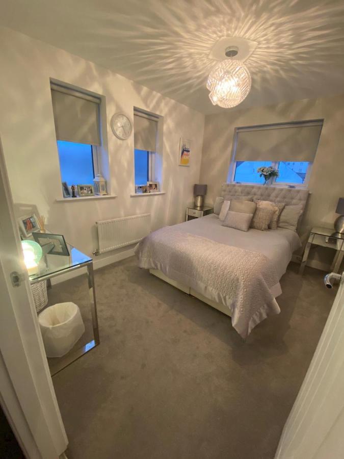Luxury Riverside 2 Bedroomed With Balcony Newport (Gwent)