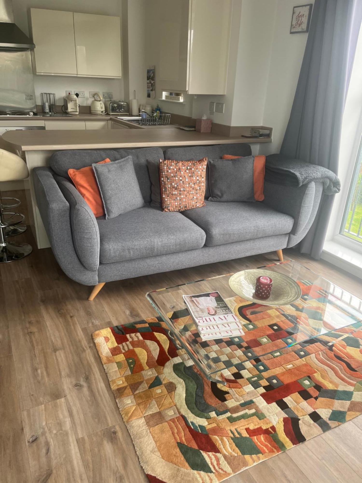 Luxury Riverside 2 Bedroomed With Balcony Apartment