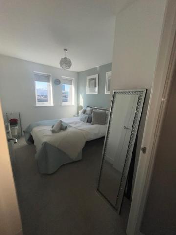 Luxury Riverside 2 Bedroomed With Balcony