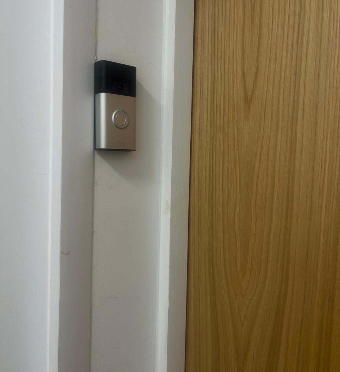 Apartment Luxury Riverside 2 Bedroomed With Balcony