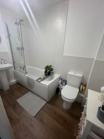 Luxury Riverside 2 Bedroomed With Balcony * Newport (Gwent)