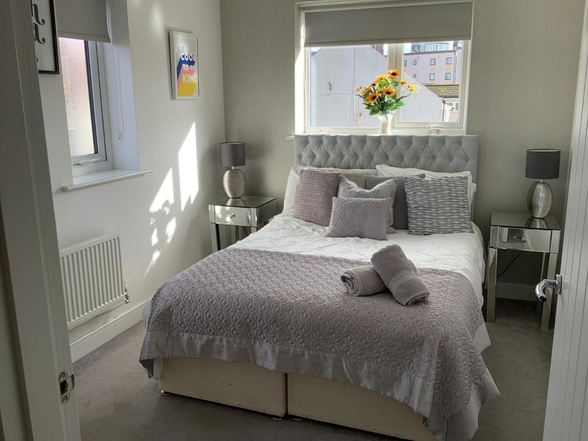 Apartamento Luxury Riverside 2 Bedroomed With Balcony *