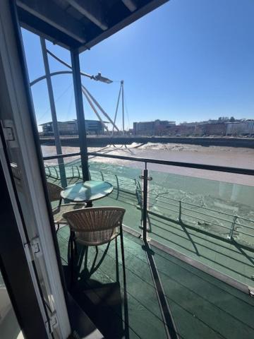 Luxury Riverside 2 Bedroomed With Balcony Newport (Gwent)